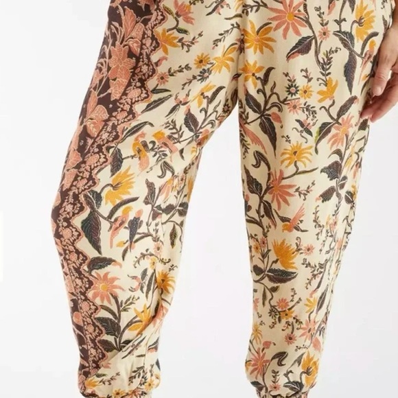Anthropologie Balloon Leg Pants. birds and flowers, gathered ankle, pockets 6 - Picture 3 of 13